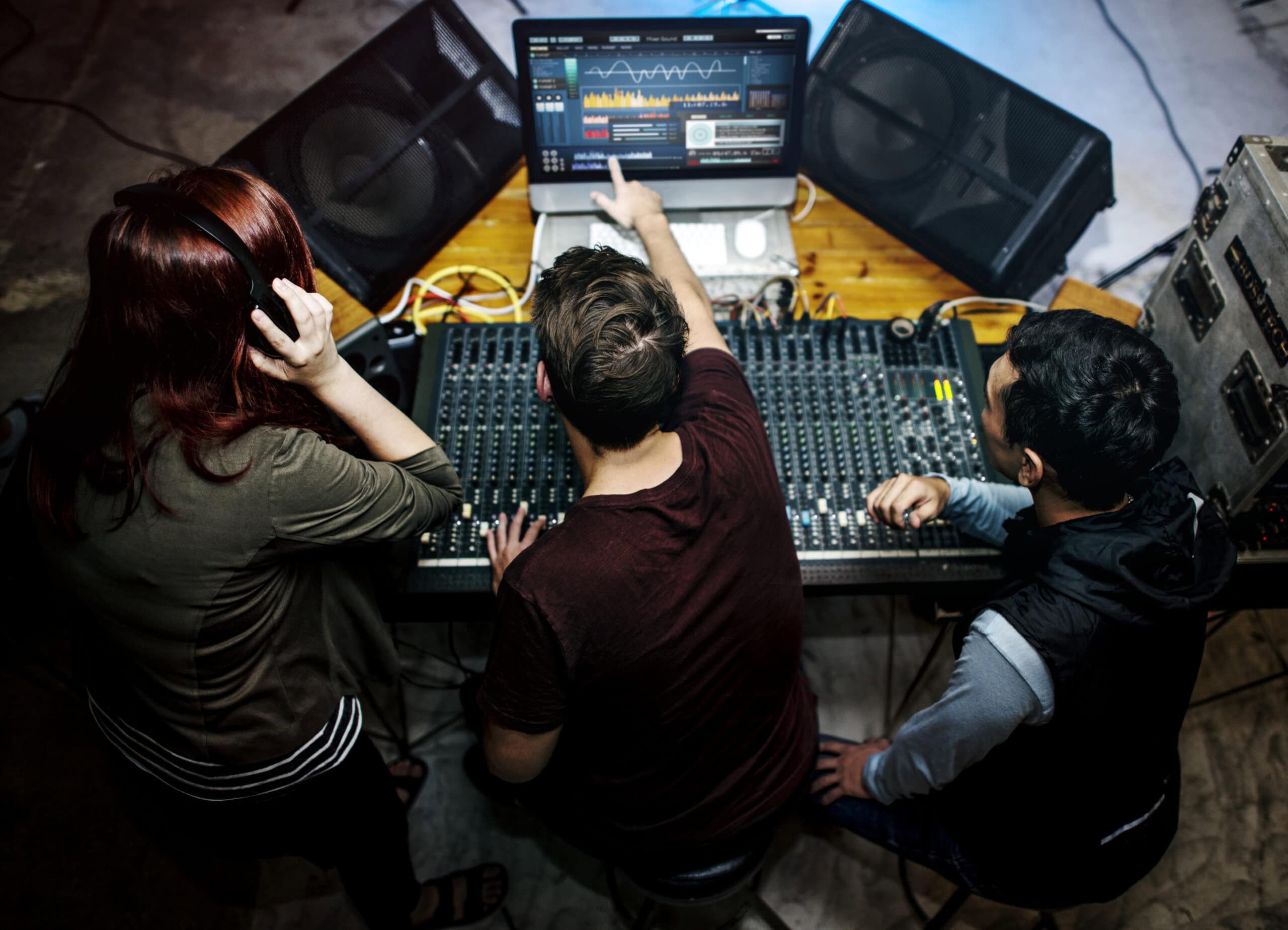 AV Rental in Dubai: Complete Audio Visual Solutions for Events and Conferences